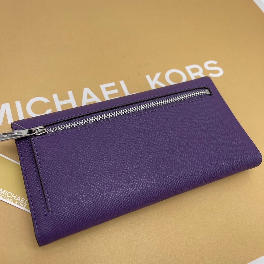 Michael Kors Lg Jet Set Travel Trifold Leather Wallet 
Dark Purple 
NWT - Picture 4 of 16